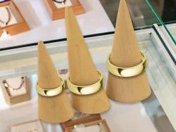 18ct Yellow Gold Court Wedding Ring 6.0mm, Size W, 4.77g Super Lightweight, Laser Hallmarked, Wall Thickness 2.0mm, 100% Recycled Gold