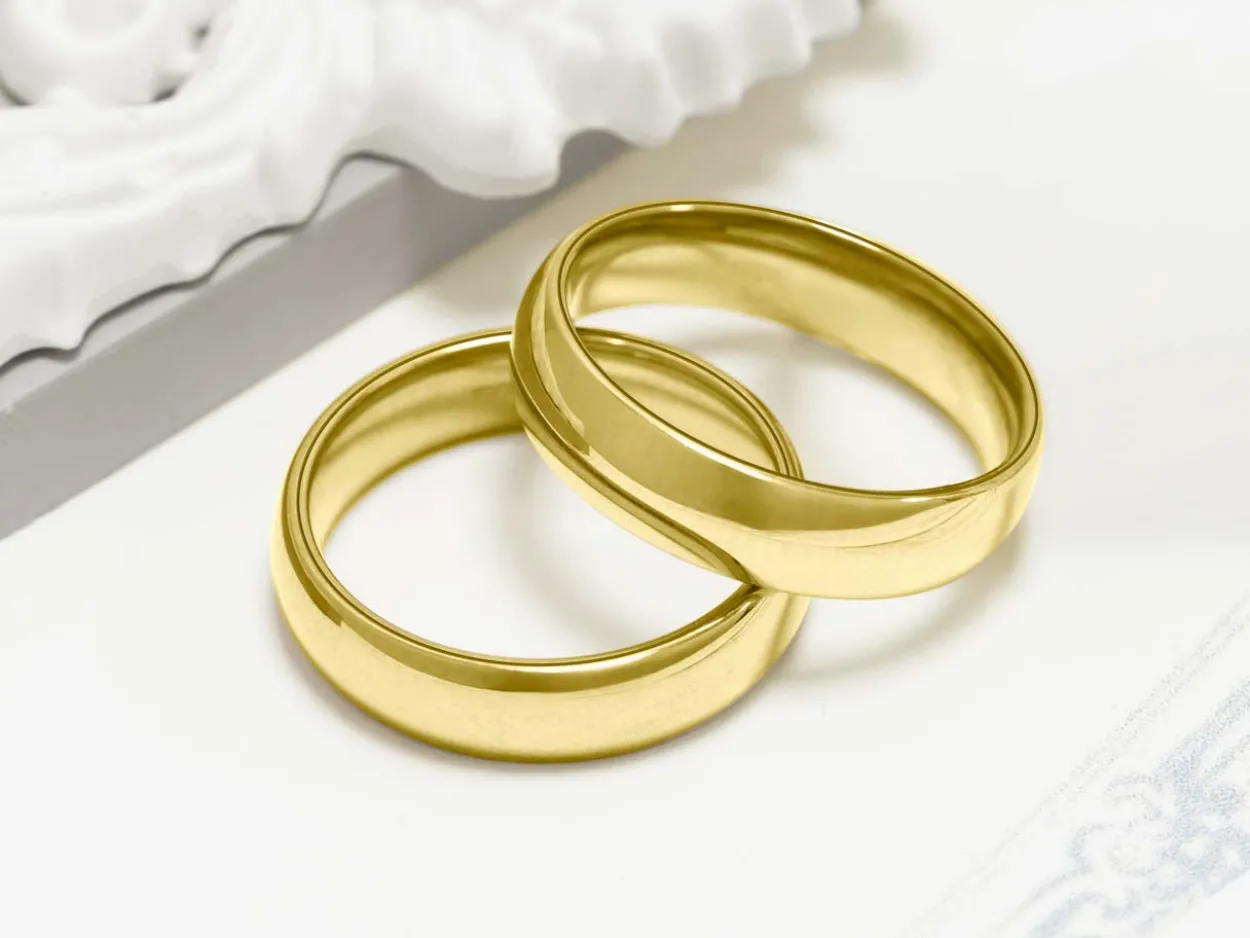 18ct Yellow Gold Court Wedding Ring 5.0mm, Size Q, 3.44g Super Lightweight, Laser Hallmarked, Wall Thickness 1.8mm, 100% Recycled Gold
