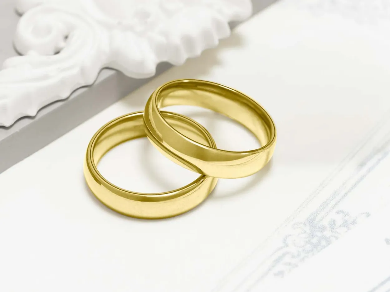 18ct Yellow Gold Court Wedding Ring 5.0mm, Size J, 3.03g Super Lightweight, Laser Hallmarked, Wall Thickness 1.8mm, 100% Recycled Gold