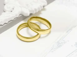 18ct Yellow Gold Court Wedding Ring 5.0mm, Size I, 2.97g Super Lightweight, Laser Hallmarked, Wall Thickness 1.8mm, 100% Recycled Gold
