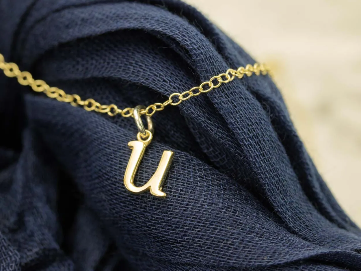 9ct Yellow Gold Letter U Initial Charm