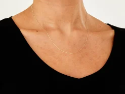 9ct Yellow Gold 0.7mm Diamond Cut Curb Chain 18