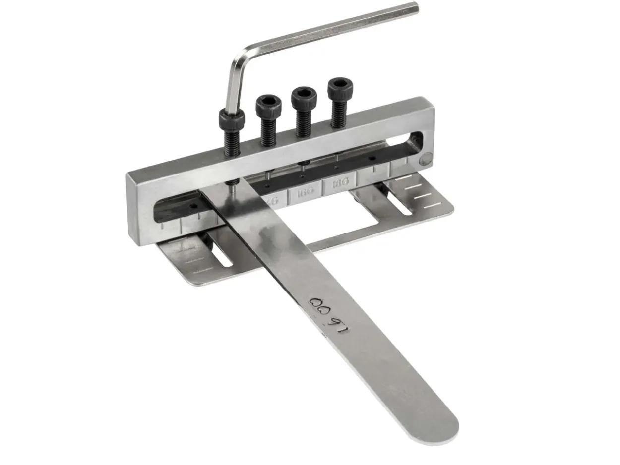Deluxe Riveting 4 Hole Metal Punch