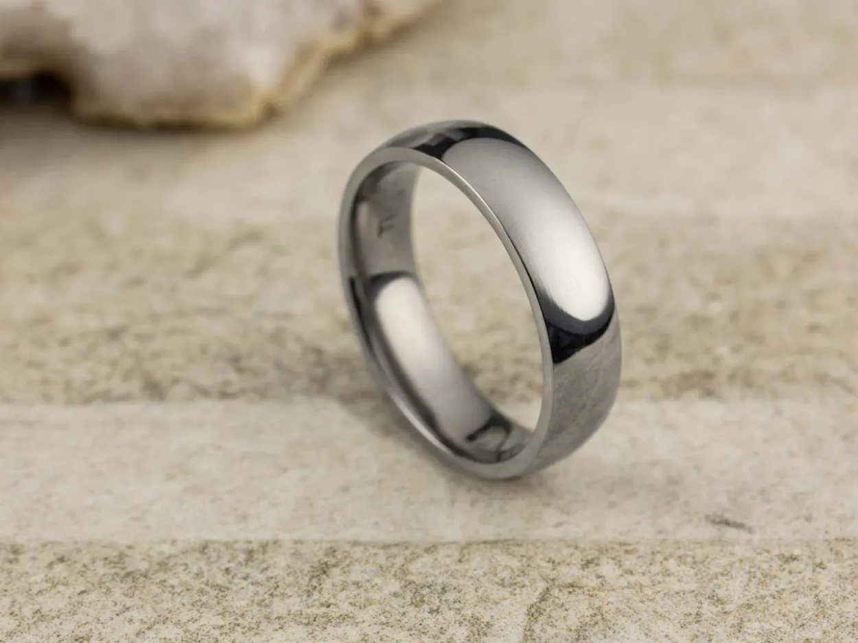 Titanium Court Polished Wedding Ring 5.0mm, Size T, 1.8mm Wall