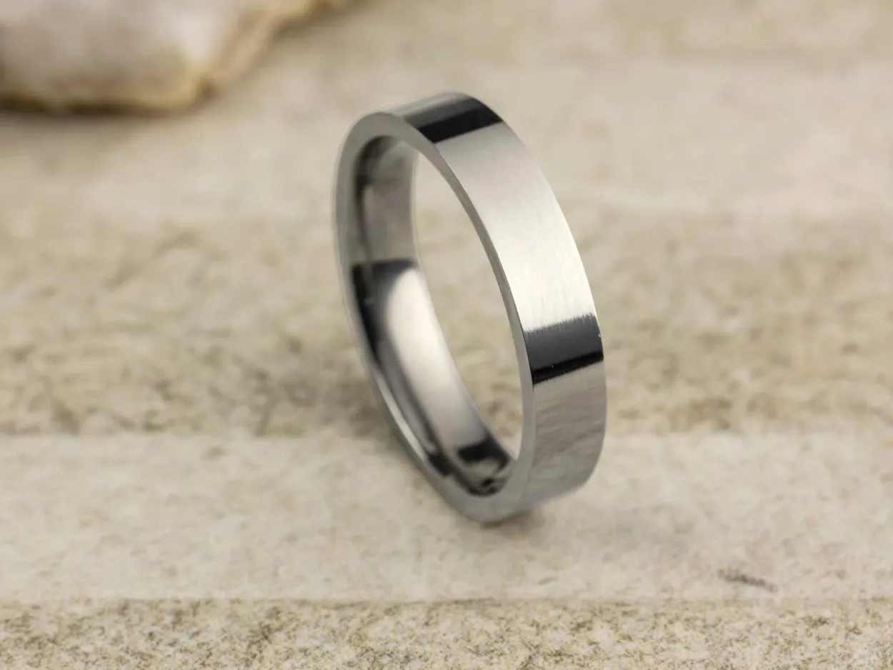 Titanium Flat Court Easy Fit Polished Wedding Ring 4.0mm, Size T, 1.6mm Wall