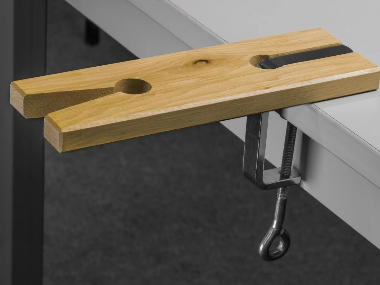 V Shaped Bench Peg With Clamp