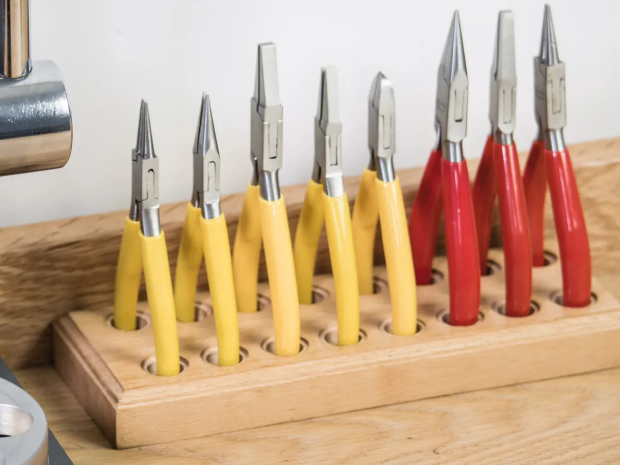 Wooden Pliers Holder For 8 Pliers